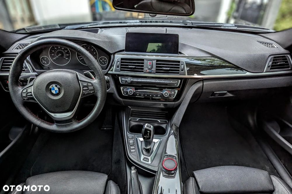 BMW Seria 3 330i xDrive Edition M Sport Shadow - 13