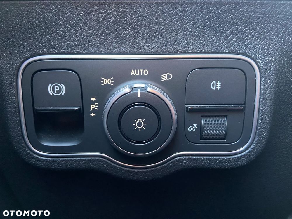 Mercedes-Benz EQB 300 66.5kWh 4-Matic Electric Art - 15