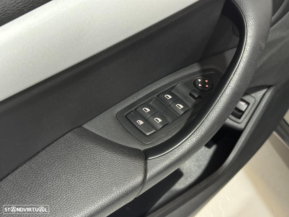 BMW X1 16 d sDrive Advantage - 25