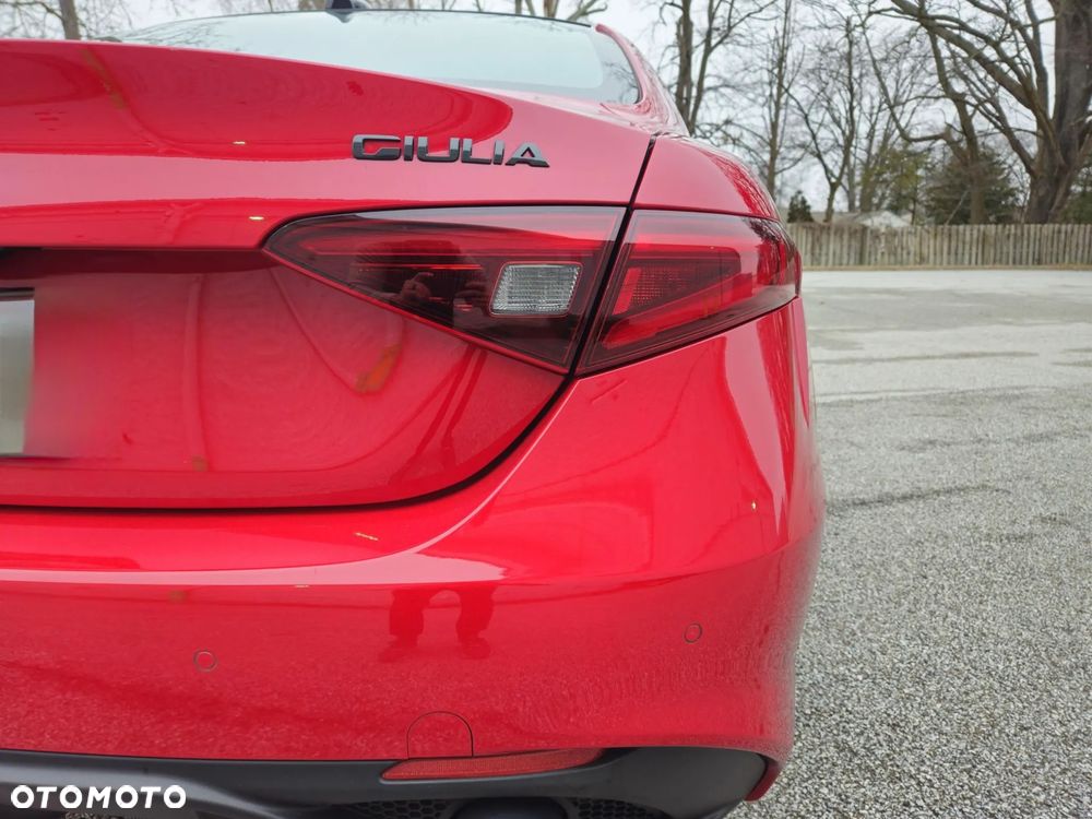 Alfa Romeo Giulia 2.0 Turbo 16V AT8-Q4 Ti - 11