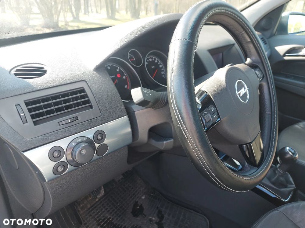 Opel Astra 1.3 CDTI Cosmo - 10