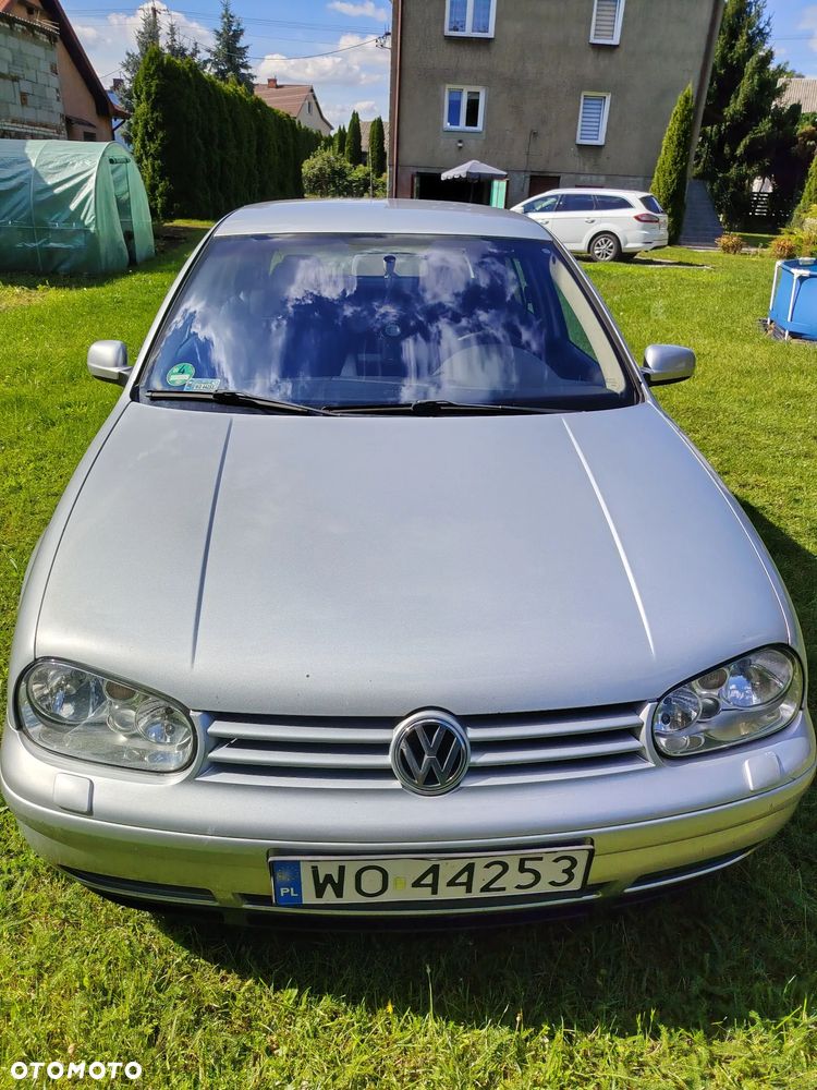 Volkswagen Golf - 1