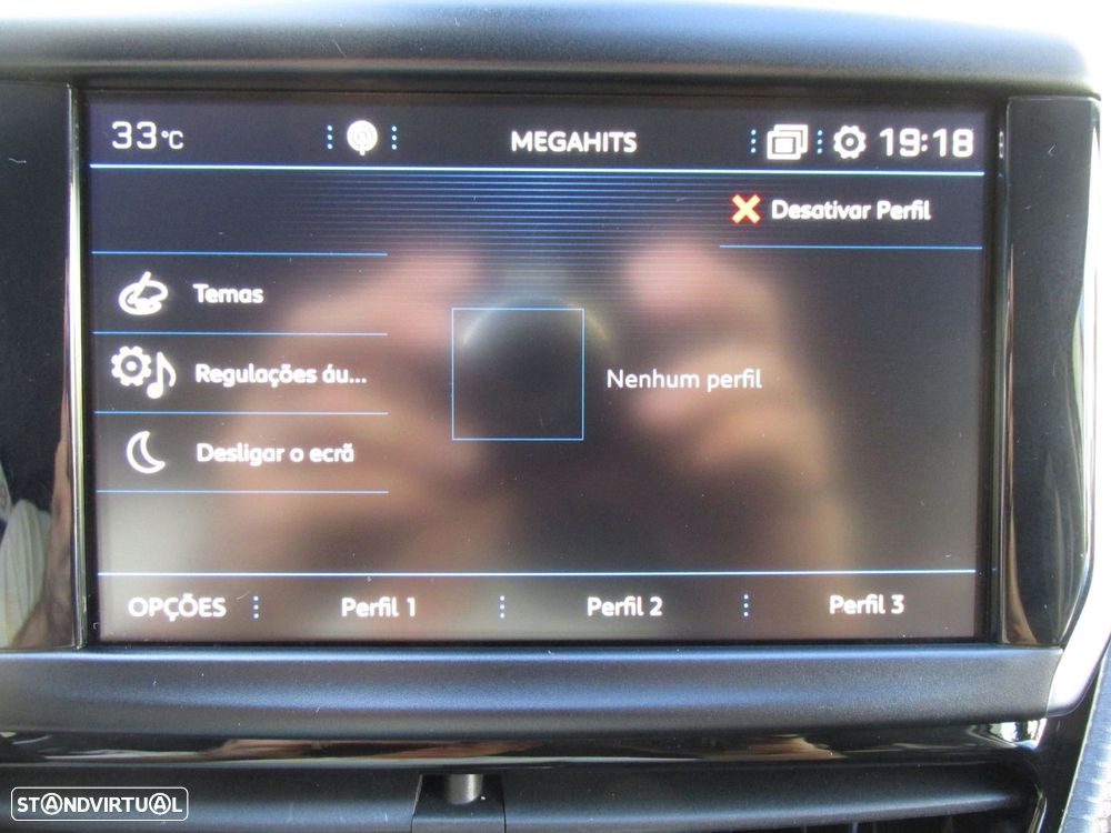 Peugeot 2008 1.2 PureTech Signature - 29