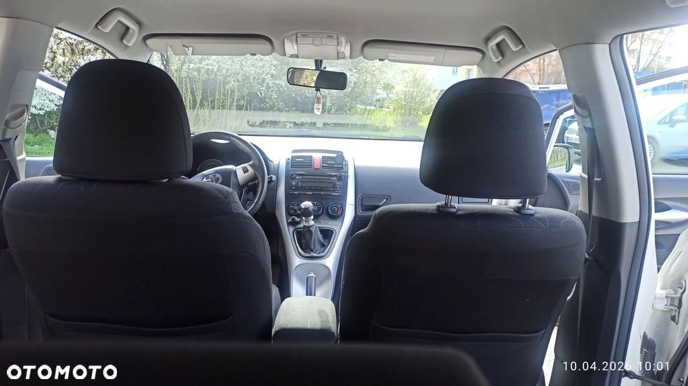 Toyota Auris 1.4 D-4D 2010 - 11