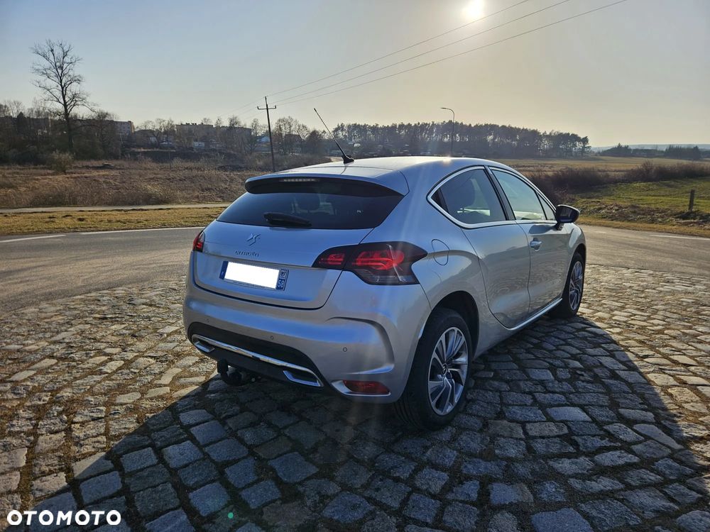 Citroën DS4 e-HDi 110 SoChic - 12