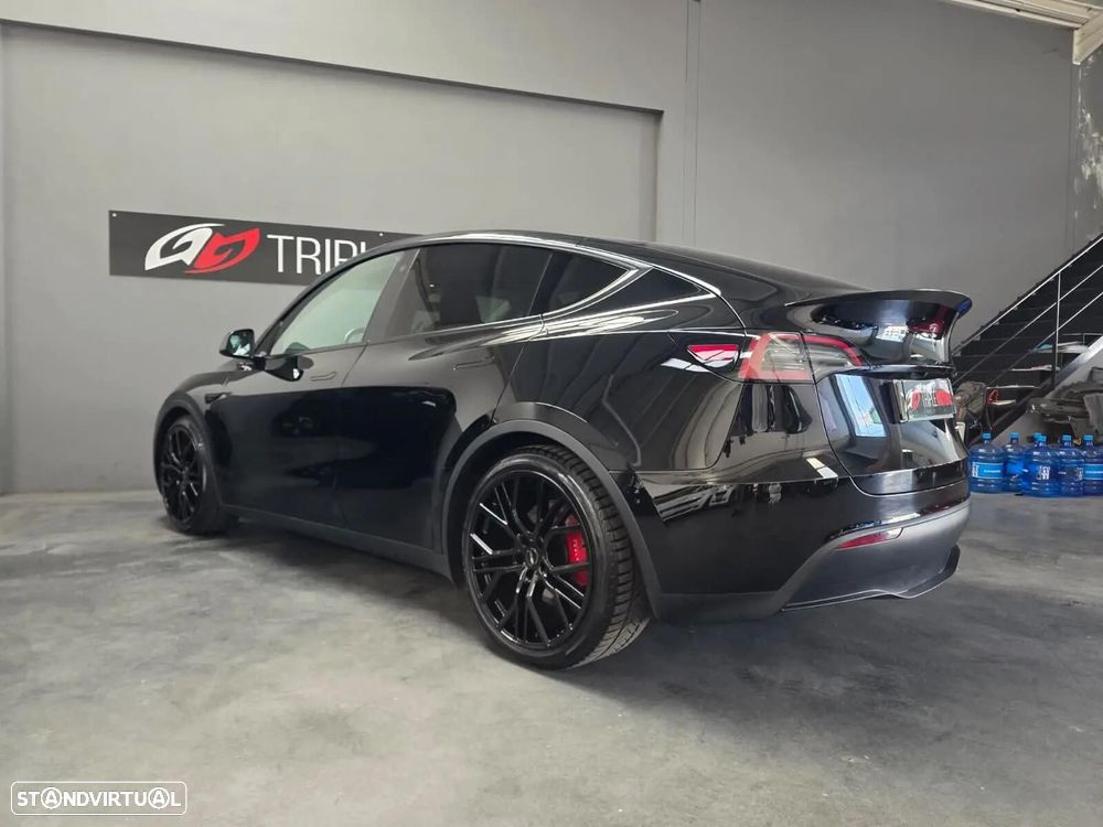 Tesla Model Y Performance Dual Motor AWD - 24