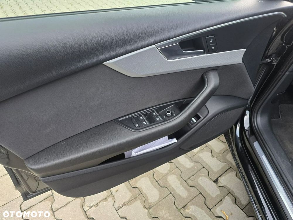 Audi A4 Limousine - 31