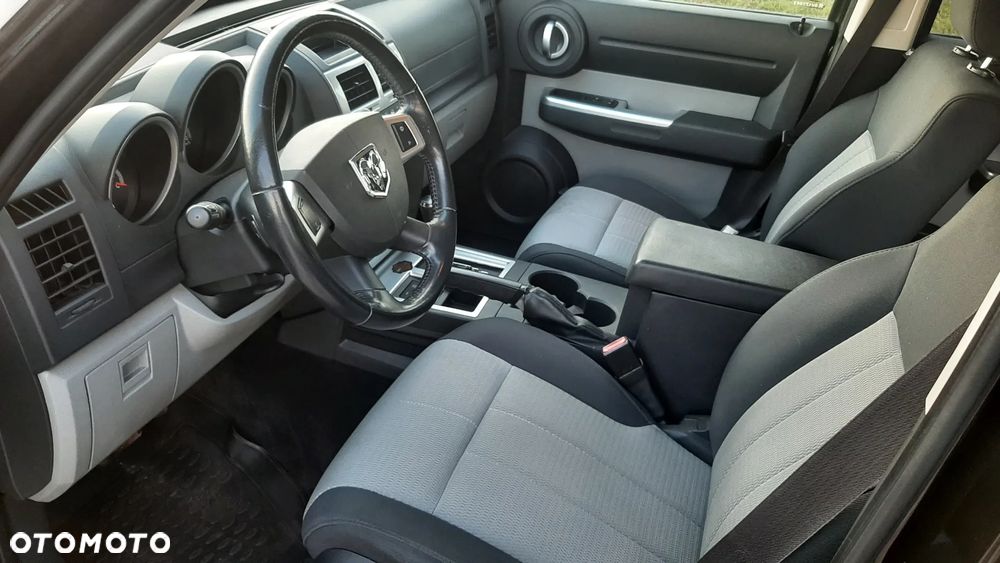 Dodge Nitro 2.8 CRD SXT - 14