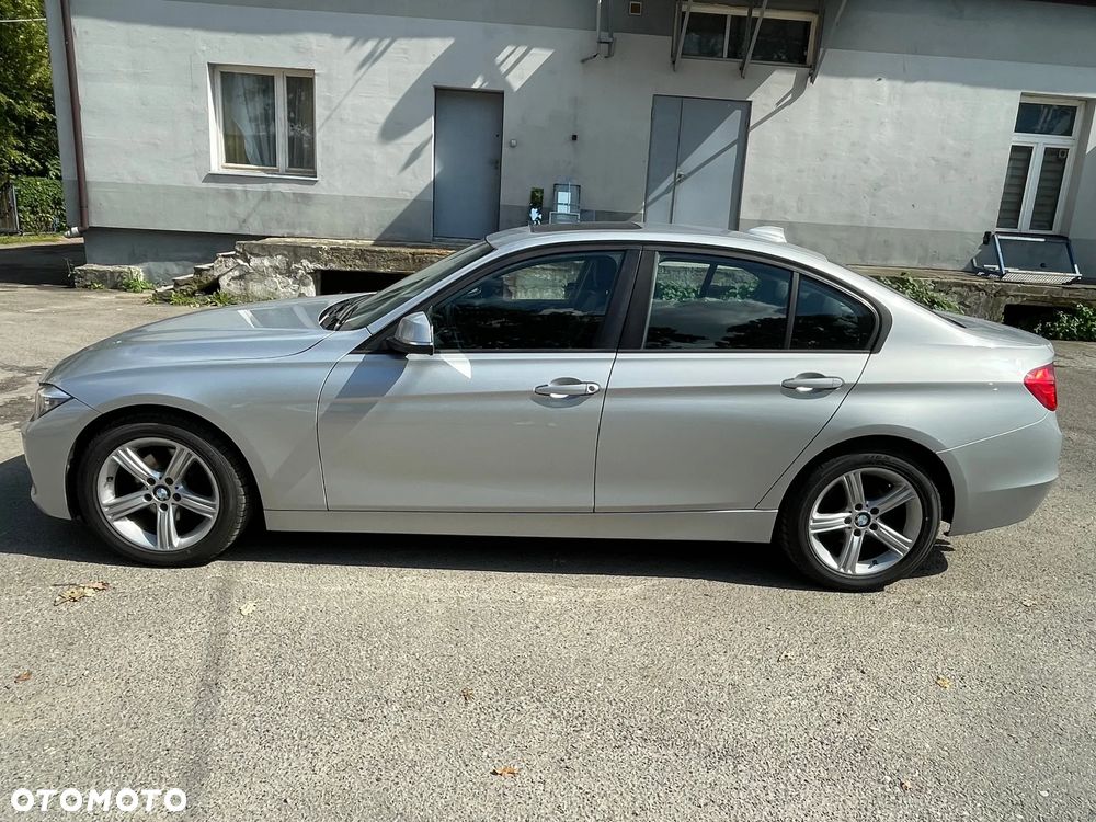 BMW Seria 3 328i xDrive - 9