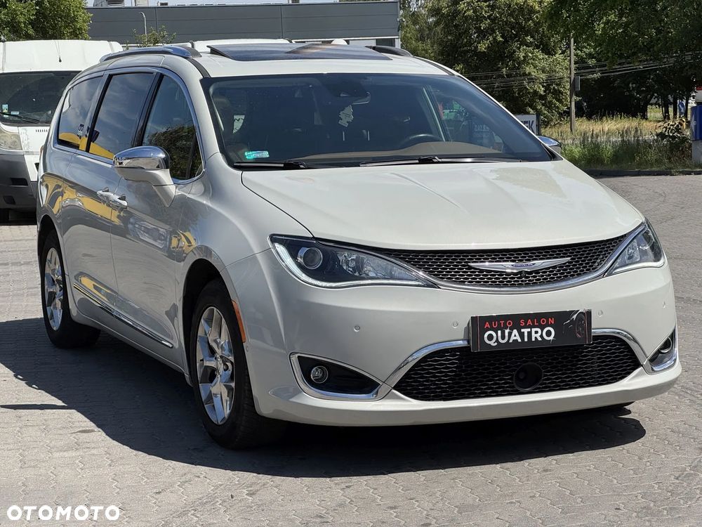 Chrysler Pacifica - 7