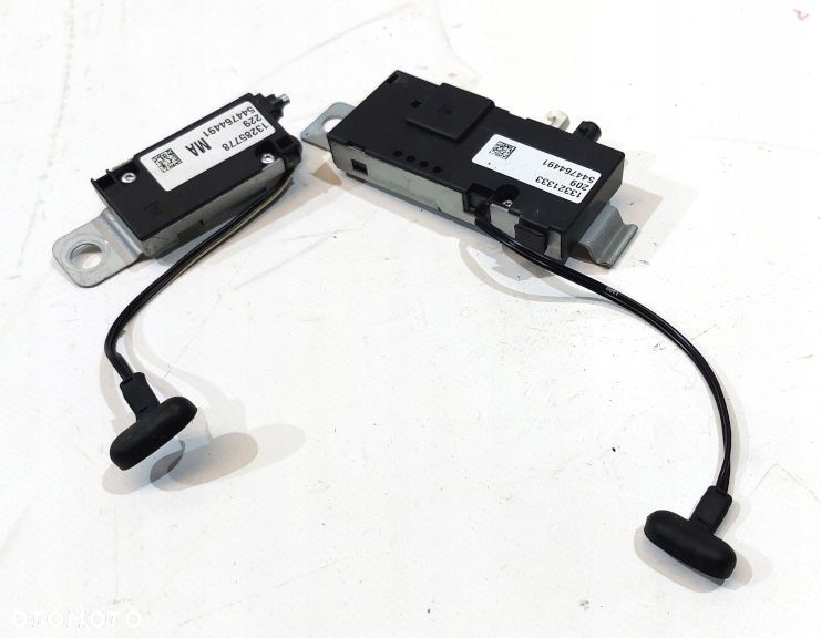 wzmacniacz moduł anteny komplet opel insignia a 13321333 / 13285778 - 2