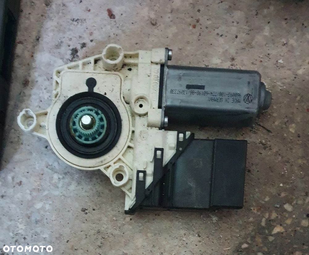 Vw Passat B6 Silniczek podnoszenia szyby prawy lub lewy przód 1k0959793L  1k0959792L   (15/5)   (15/6)    (16/3)