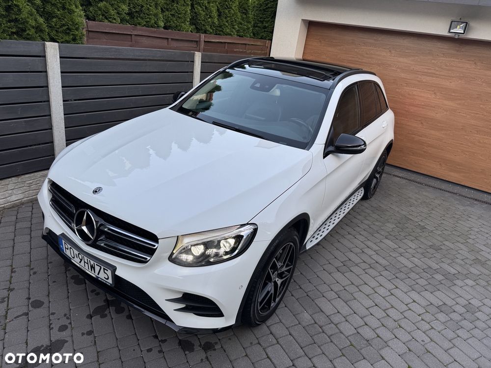 Mercedes-Benz GLC 250 4Matic 9G-TRONIC AMG Line - 2