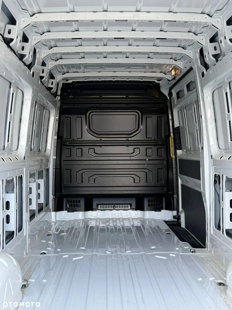 Volkswagen CRAFTER - 2