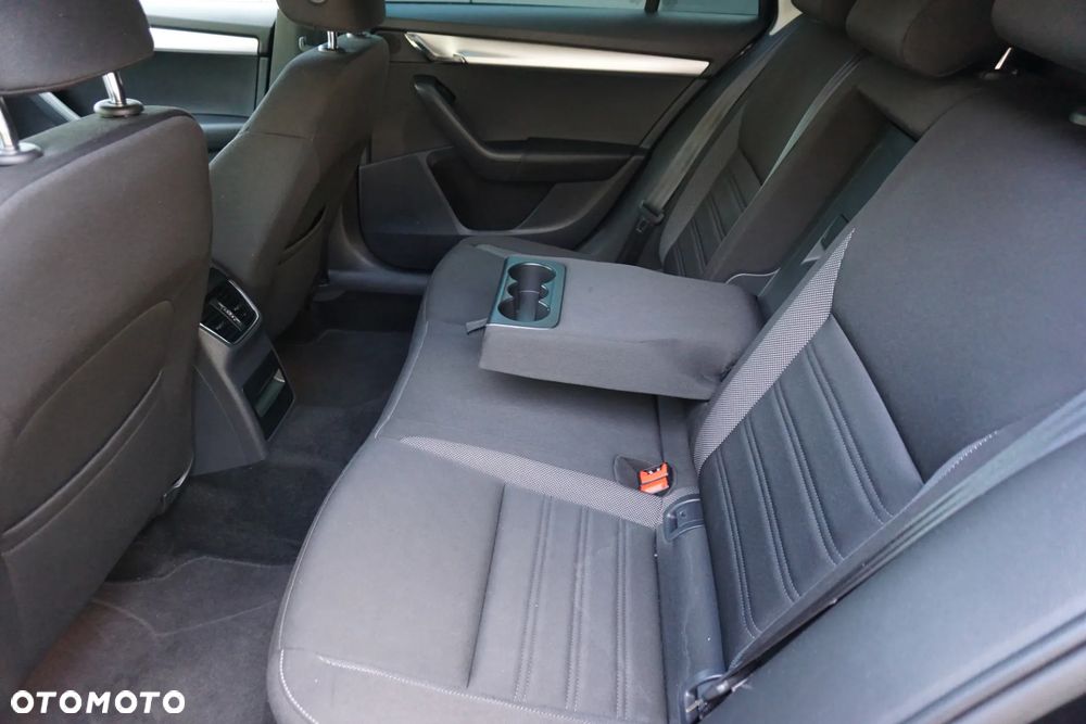 Skoda Octavia 1.6 TDI Ambition DSG - 10