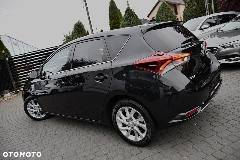 Toyota Auris 2016 photo 3