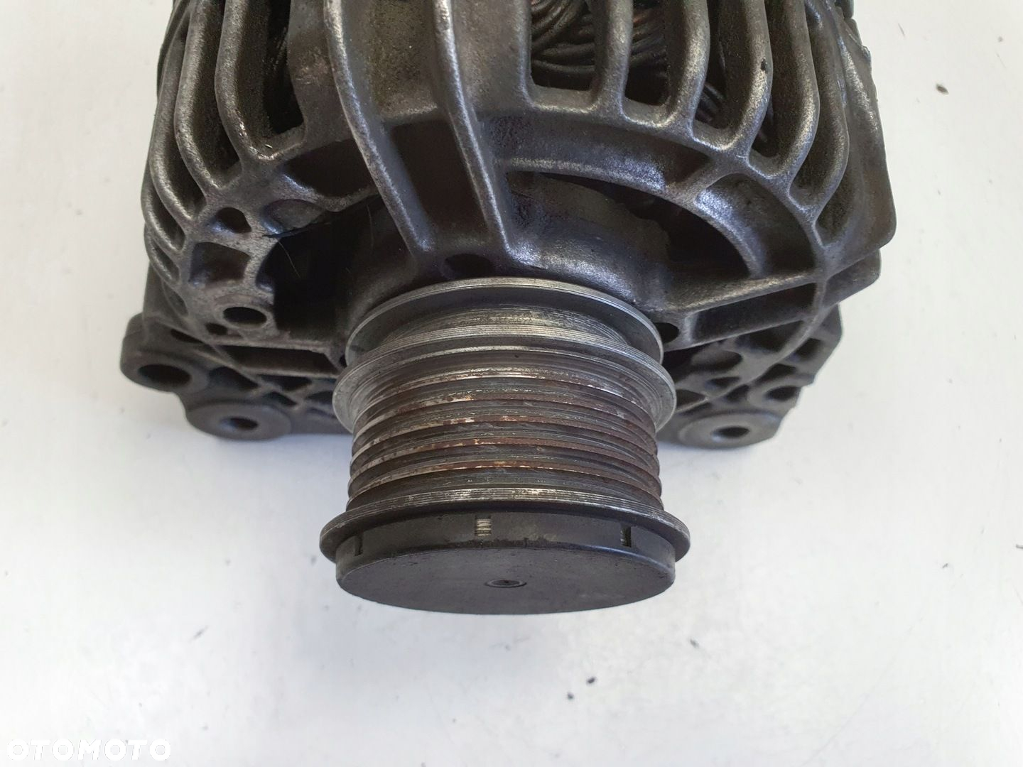 Audi TT 1.8 T ALTERNATOR bosch 028903028E 120A - 8