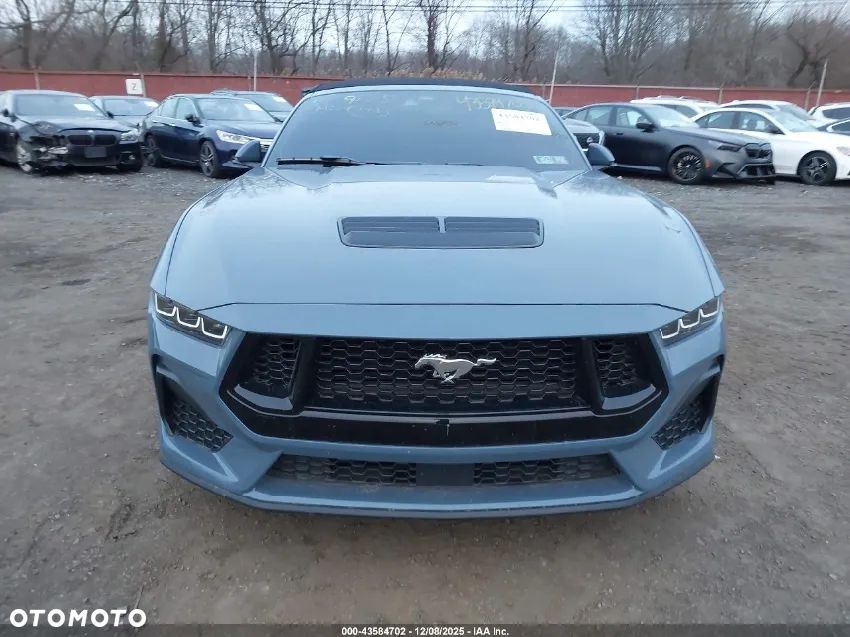 Ford Mustang - 10