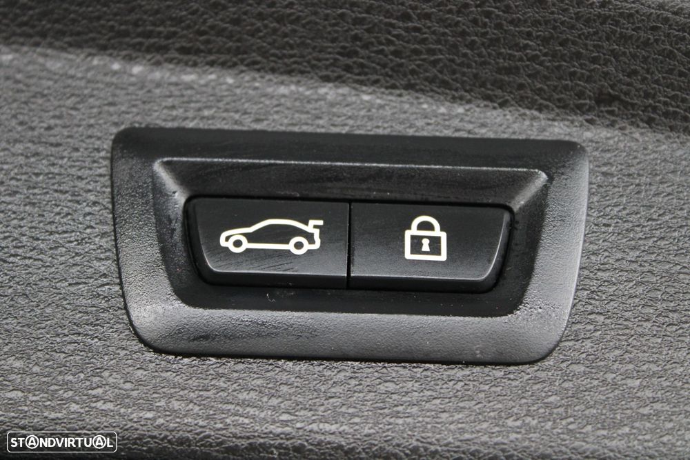 BMW X2 xDrive25e M Sport - 32