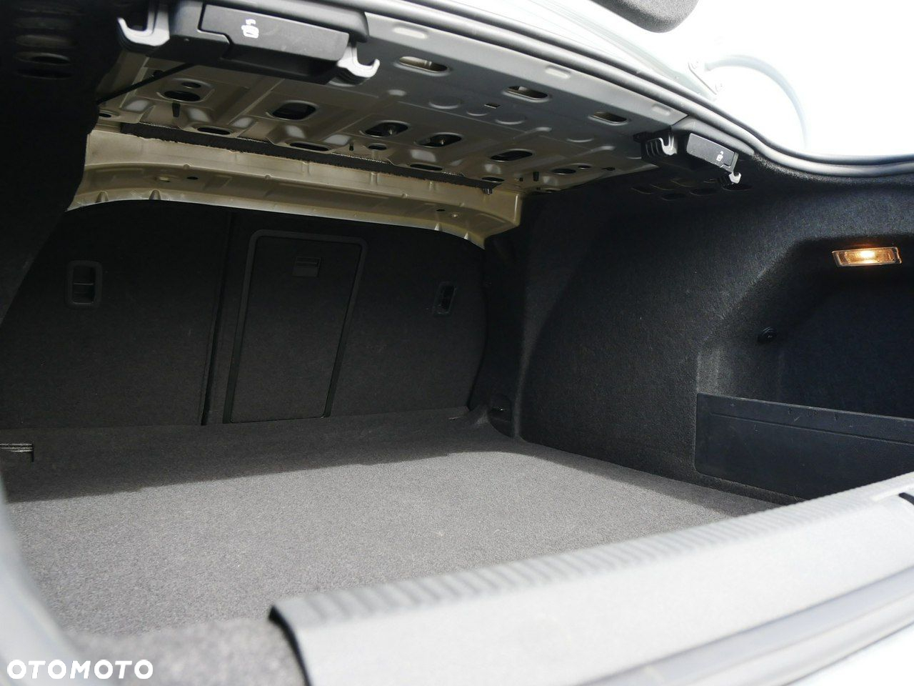 Volkswagen Passat 1.4 TSI BMT Comfortline - 11