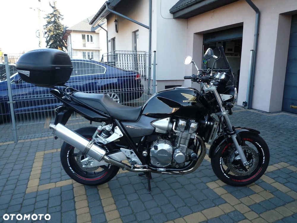 Honda CB - 1