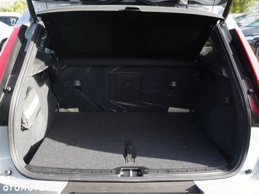 Volvo XC 40 B3 Plus Dark - 5