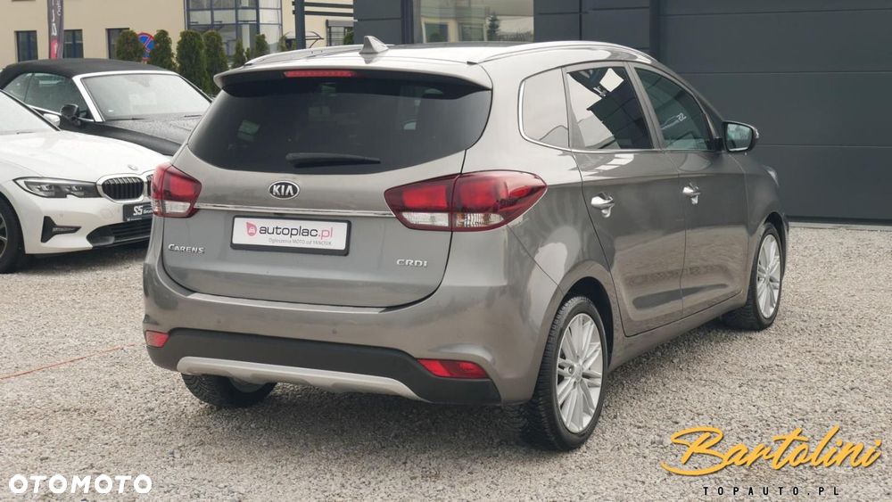 Kia Carens - 7
