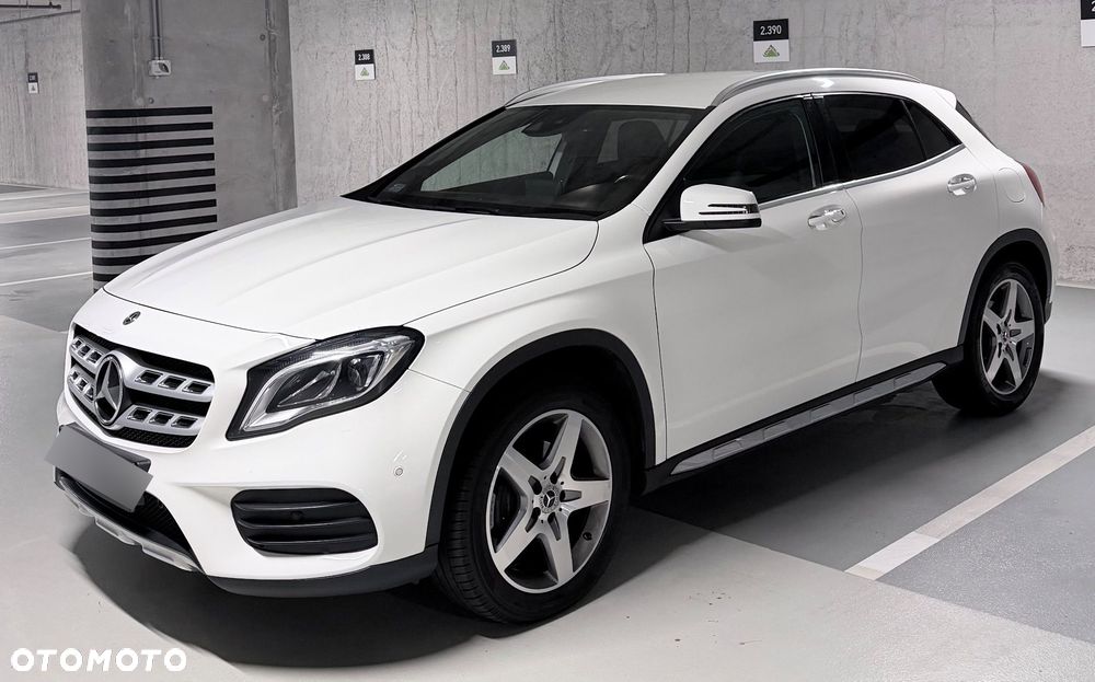Mercedes-Benz GLA 200 7G-DCT AMG Line - 2