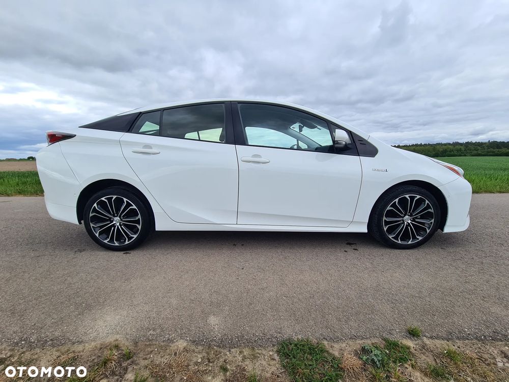 Toyota Prius Hybrid Executive - 4