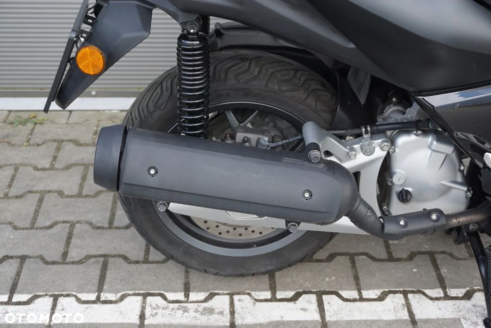 Yamaha X-max - 8