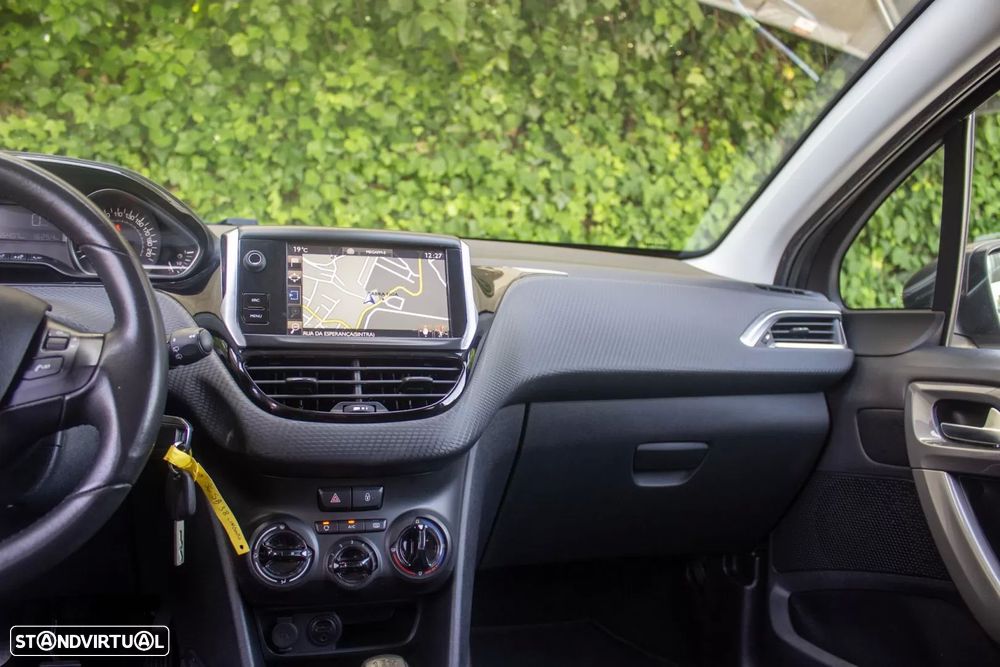 Peugeot 2008 1.6 BlueHDi Style - 17