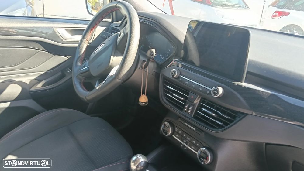 Ford Focus SW 1.5 TDCi EcoBlue ST-Line - 14