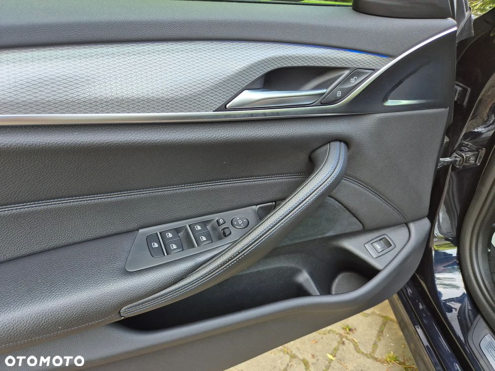 BMW Seria 5 530d xDrive M Sport sport - 10