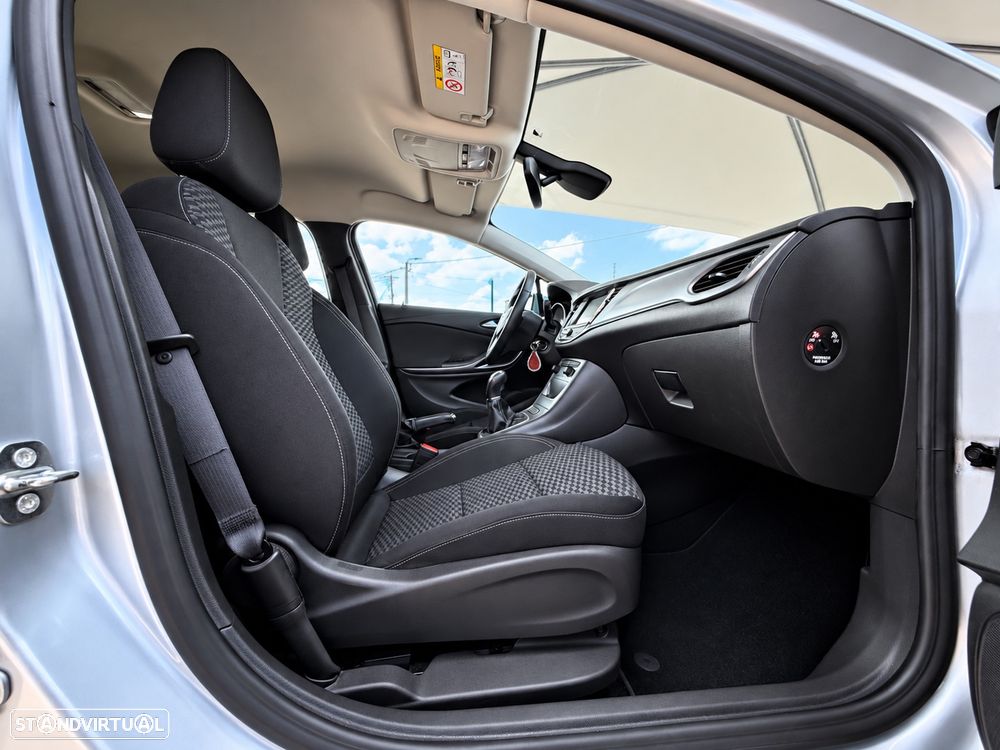 Opel Astra 1.6 CDTI Dynamic Sport S/S - 9