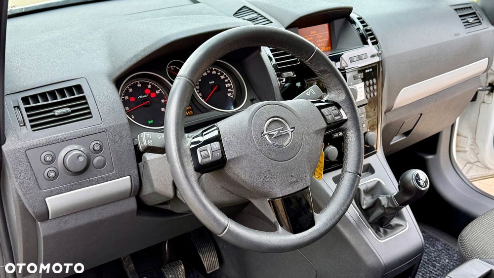 Opel Zafira - 38