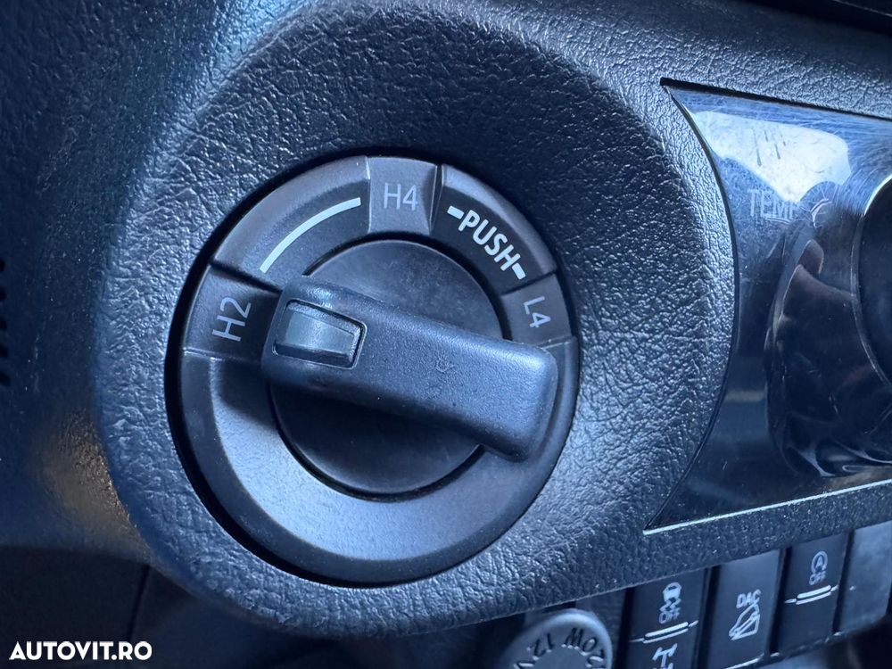 Toyota Hilux 2.8D 204CP 4x4 Double Cab AT Invincible - 34