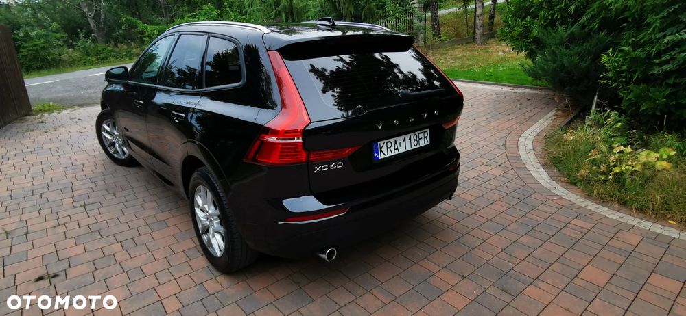 Volvo XC 60 B4 D AWD Geartronic Momentum Pro - 11