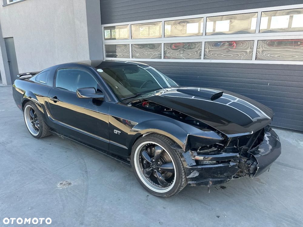 Ford Mustang - 4