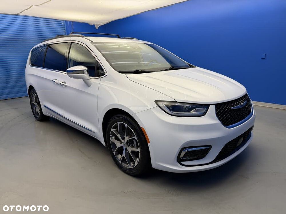 Chrysler Pacifica - 2