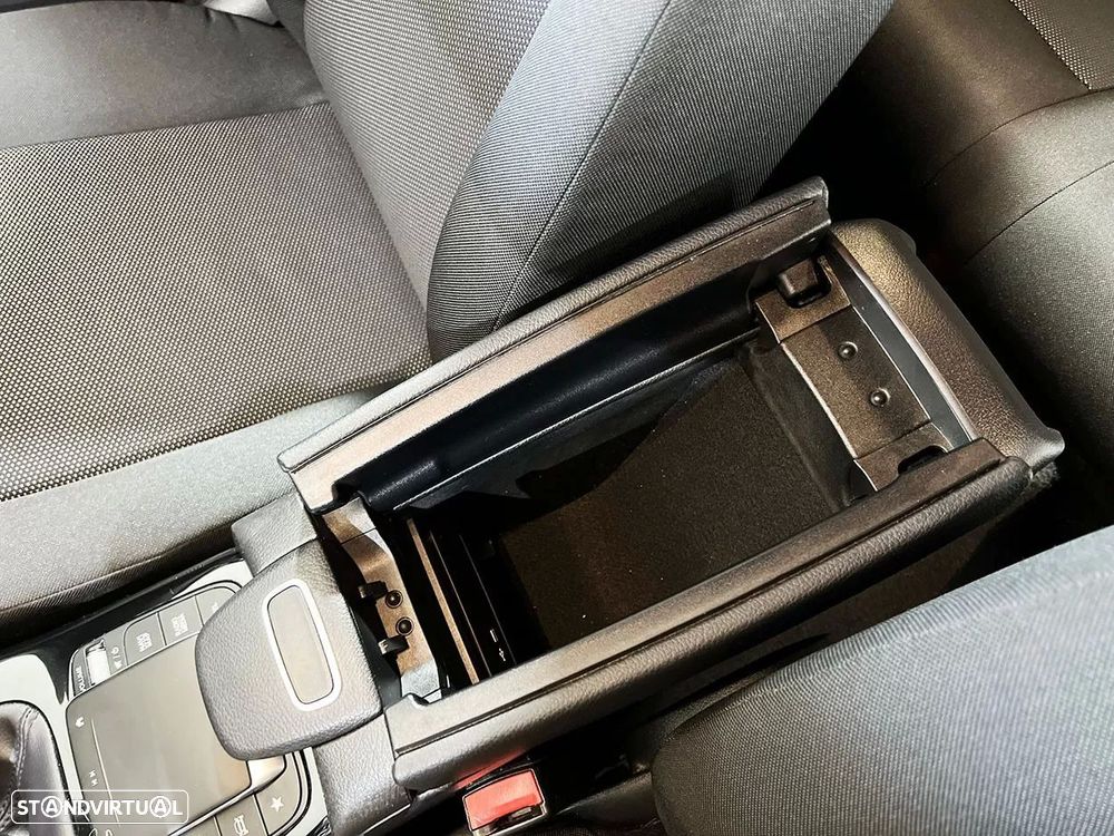 Mercedes-Benz CLA 180 d Shooting Brake Business Solutions - 16