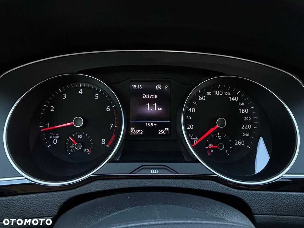 Volkswagen Passat Variant 2.0 TSI Business DSG - 24