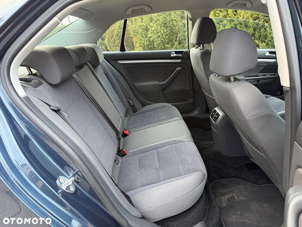 Volkswagen Jetta 1.6 Comfortline - 10