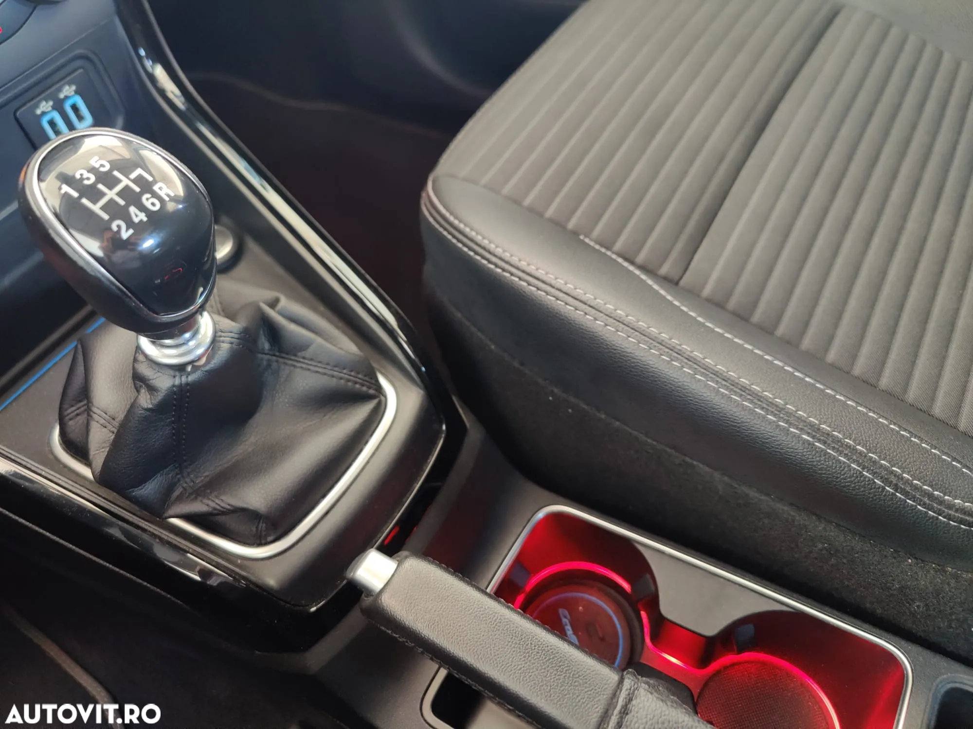 Ford EcoSport 1.0 EcoBoost Titanium - 16