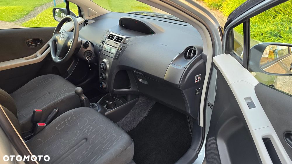 Toyota Yaris - 11