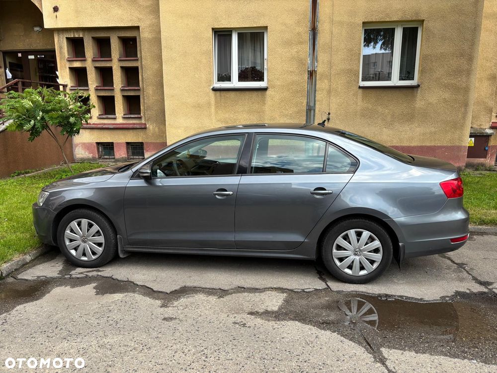 Volkswagen Jetta - 12