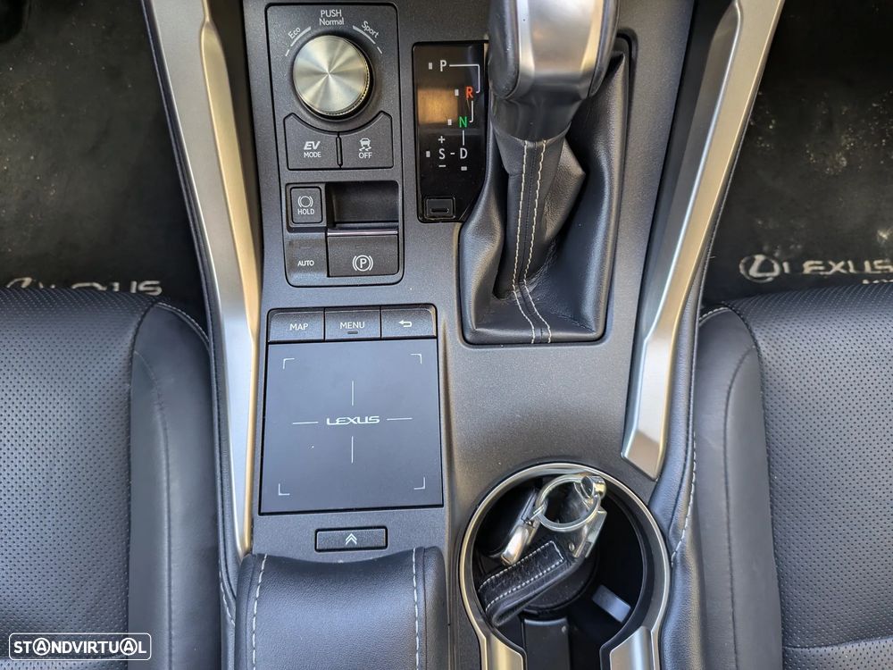 Lexus NX 300h Executive+ - 20