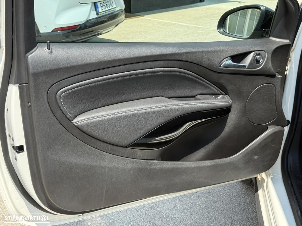 Opel Adam 1.0 T Rocks - 29