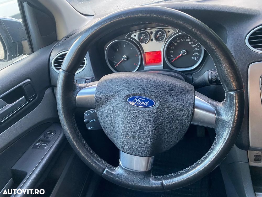 Ford Focus - 10