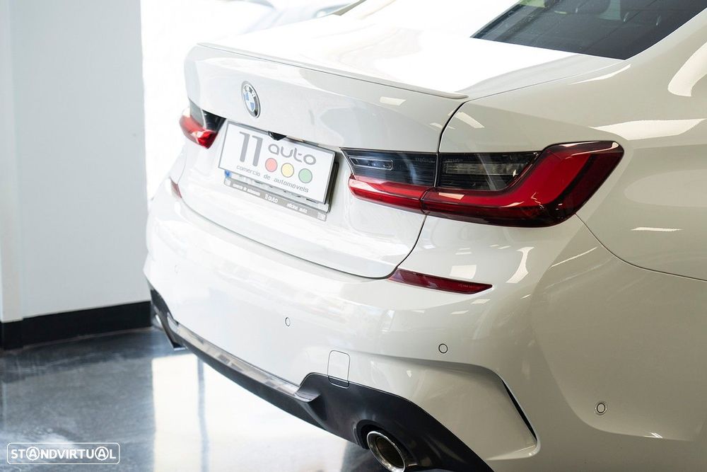 BMW 320 d Pack Desportivo M Auto - 8