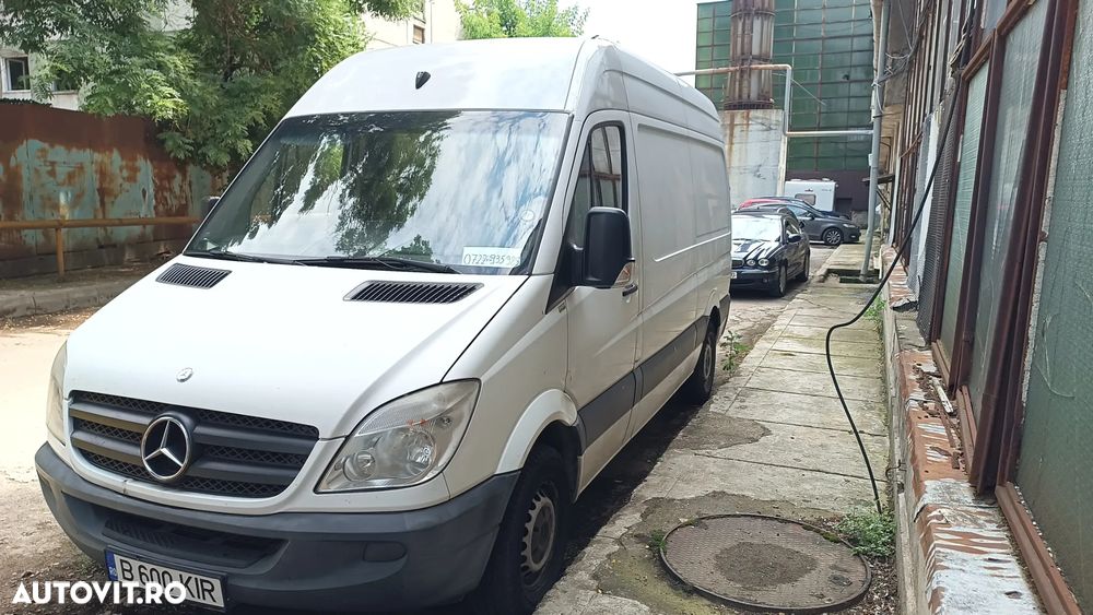 Mercedes-Benz Sprinter - 2